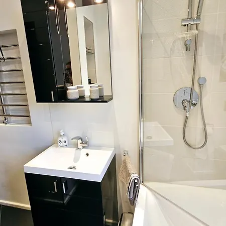 Apartment Modern 2 Bedroom In The Centre Riga